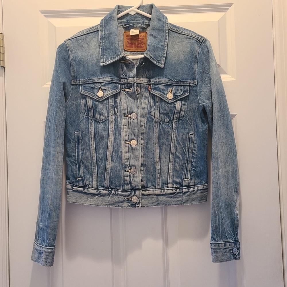 Levi’s Jean Jacket Women’s S Blue Denim Button Front 100% Cotton Washed Pocket